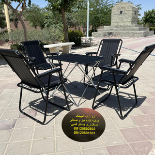 ۳ عدد صندلی ۷ فنره به همراه یک میز